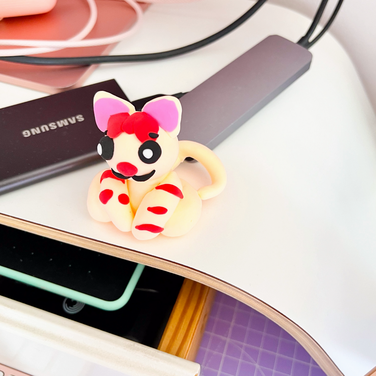 Kitten Desk Friend