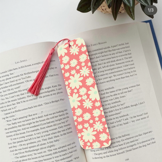 Daisy Pattern Bookmark